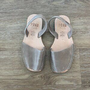 Pons Avarcas in Taupe